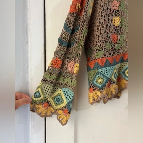 Peruvian Connection hand crocheted art to wear masterpiece floral open cardigan. - Picture 5 of 16